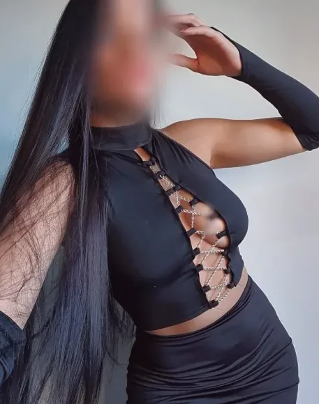 Clara, 22