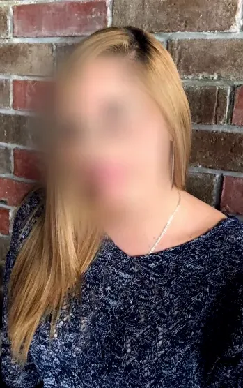 Ella, 35