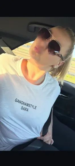 Karla, 32