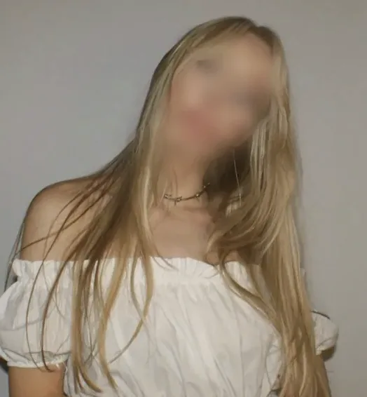 Marianne, 20